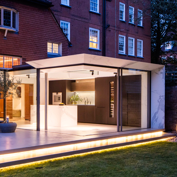 Structural glass and balanced cantilever steel extension | StructureMode